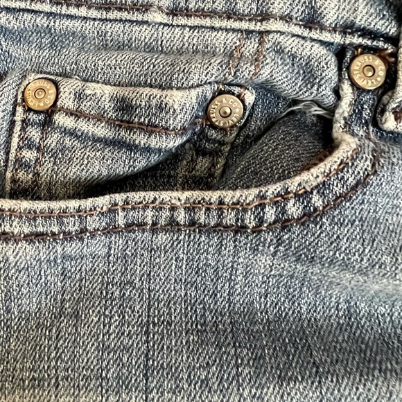 Levi’s 515 Blue Jean Cutoffs size 14M Raw hems Slightly Distressed. 1” Inseam. - Picture 6 of 9